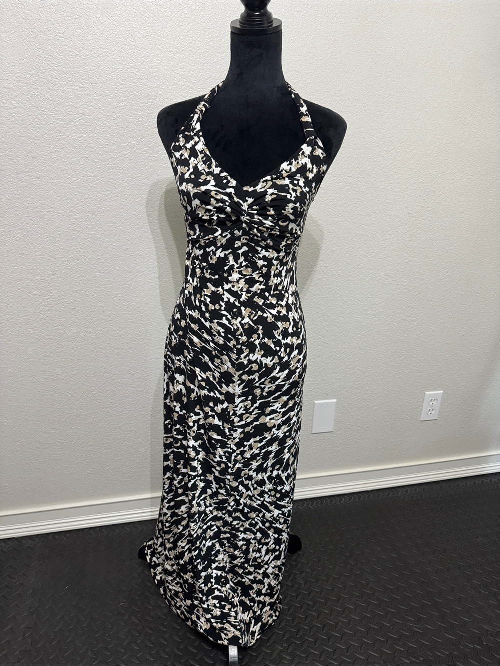 Dana Buchman Black, White & Cream Halter Maxi Dress